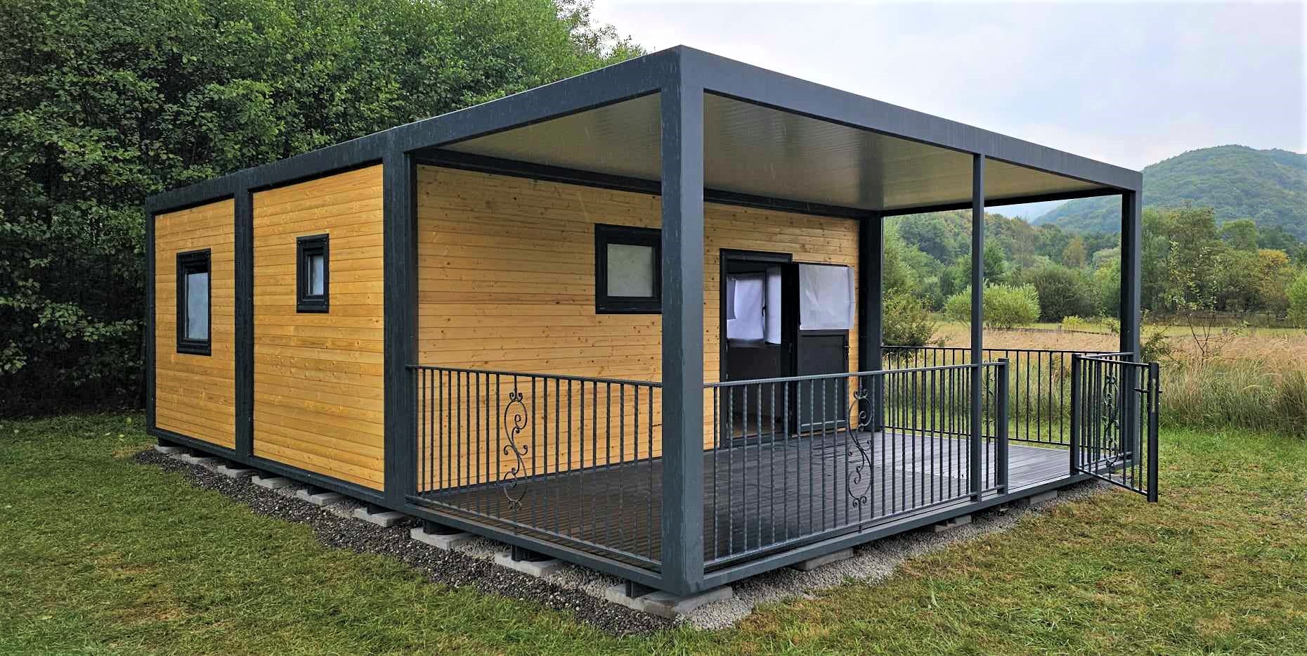 container modular cu lambriu