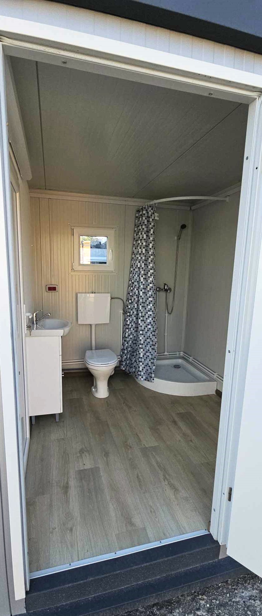 container cu baie